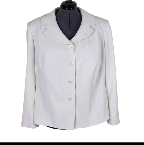Emily Blazer Plus Size 22W Textured Notch Collar 4 Button Stretch Lined White - Picture 9 of 9